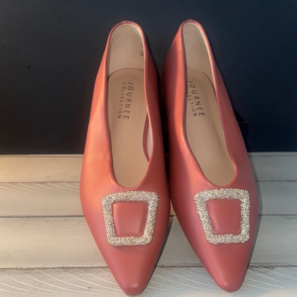 Journee Collection Pink‎ Flats with Decorative Buckle - Picture 1 of 5